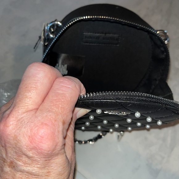 Badgley Mischka   NWT   Round  quilted and dotted with pearls  Crossbody bag - Picture 10 of 11